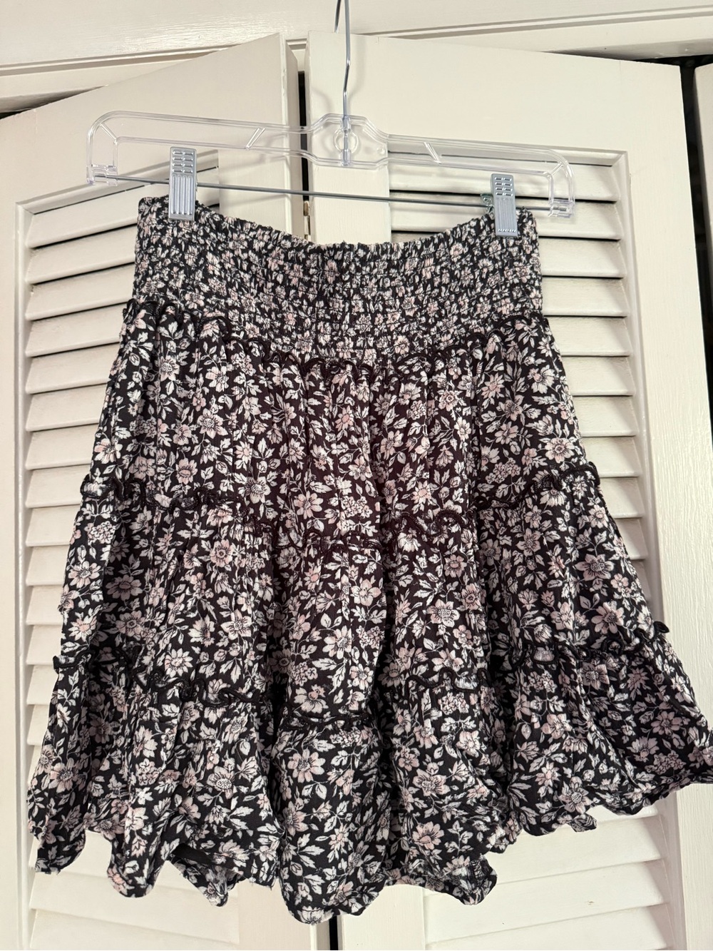 American Eagle Tiered Floral Babydoll Skirt Size Small
